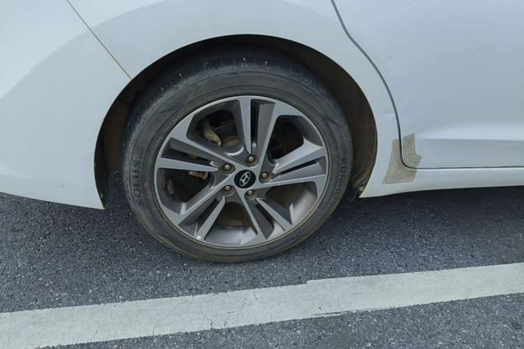 Used Hyundai Elantra (6th Generation / Lingdong) 2016 1.6L Automatic ZhiXuan – Elite Version Right Rear Wheel Hub