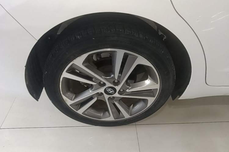 Used Hyundai Elantra (6th Generation / Lingdong) 2016 1.6L Automatic ZhiXuan – Elite Version Right Rear Wheel Hub
