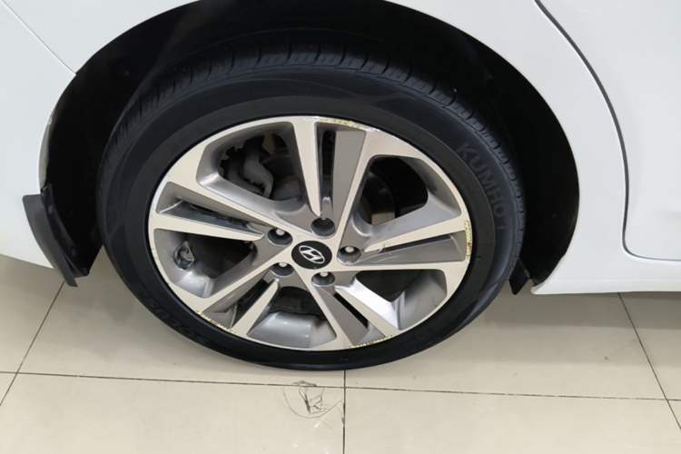 Used Hyundai Elantra (6th Generation / Lingdong) 2016 1.6L Automatic ZhiXuan – Elite Version Right Rear Wheel Hub