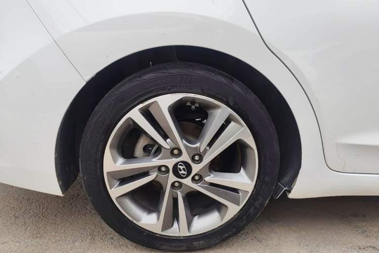 Used Hyundai Elantra (6th Generation / Lingdong) 2016 1.6L Automatic ZhiXuan – Elite Version Right Rear Wheel Hub