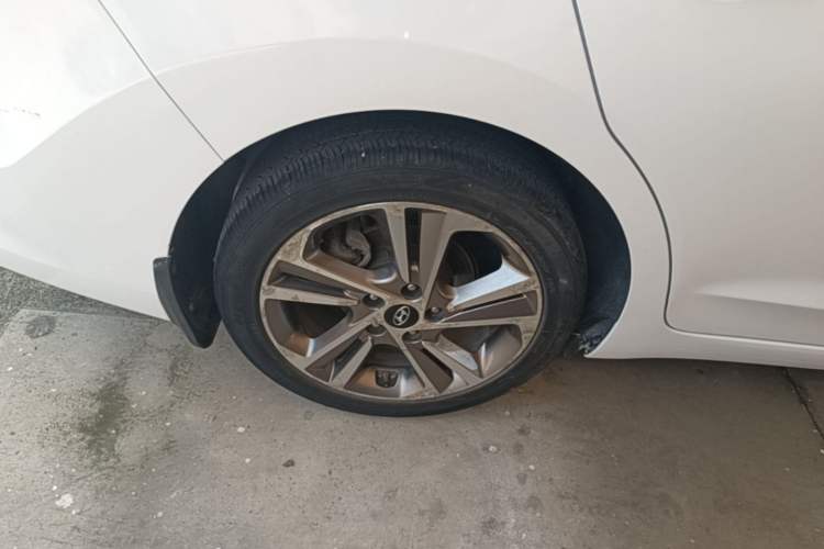 Used Hyundai Elantra (6th Generation / Lingdong) 2016 1.6L Automatic ZhiXuan – Elite Version Right Rear Wheel Hub