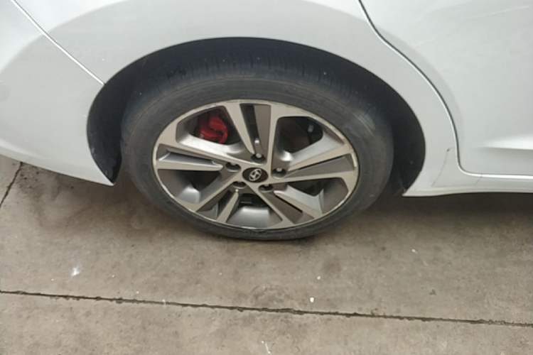 Used Hyundai Elantra (6th Generation / Lingdong) 2016 1.6L Automatic ZhiXuan – Elite Version Right Rear Wheel Hub