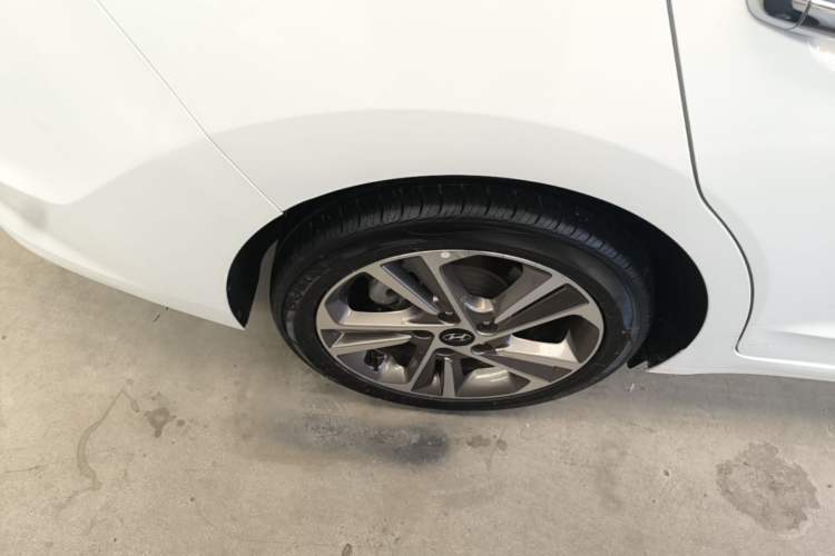 Used Hyundai Elantra (6th Generation / Lingdong) 2016 1.6L Automatic ZhiXuan – Elite Version Right Rear Wheel Hub