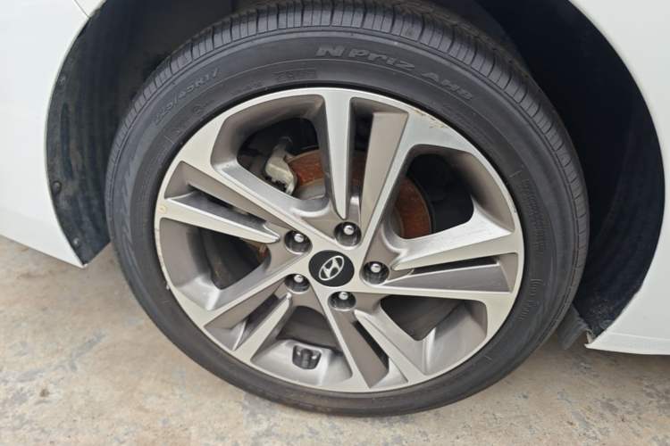 Used Hyundai Elantra (6th Generation / Lingdong) 2016 1.6L Automatic ZhiXuan – Elite Version Right Rear Wheel Hub