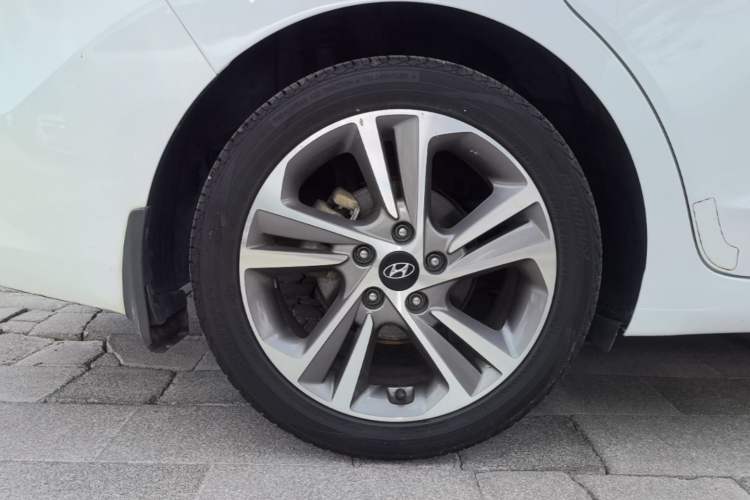 Used Hyundai Elantra (6th Generation / Lingdong) 2016 1.6L Automatic ZhiXuan – Elite Version Right Rear Wheel Hub