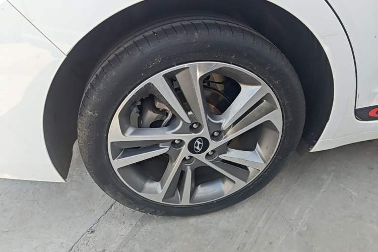Used Hyundai Elantra (6th Generation / Lingdong) 2016 1.6L Automatic ZhiXuan – Elite Version Right Rear Wheel Hub