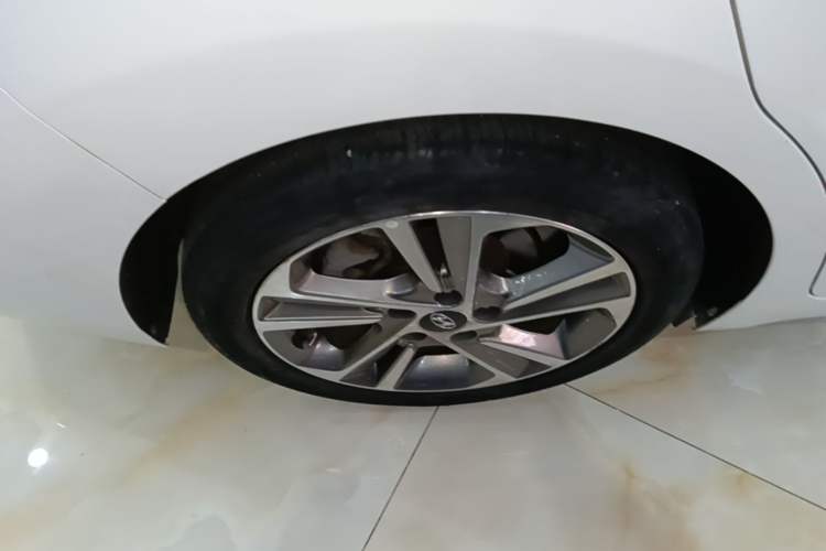 Used Hyundai Elantra (6th Generation / Lingdong) 2016 1.6L Automatic ZhiXuan – Elite Version Right Rear Wheel Hub