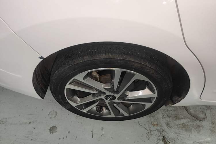 Used Hyundai Elantra (6th Generation / Lingdong) 2016 1.6L Automatic ZhiXuan – Elite Version Right Rear Wheel Hub