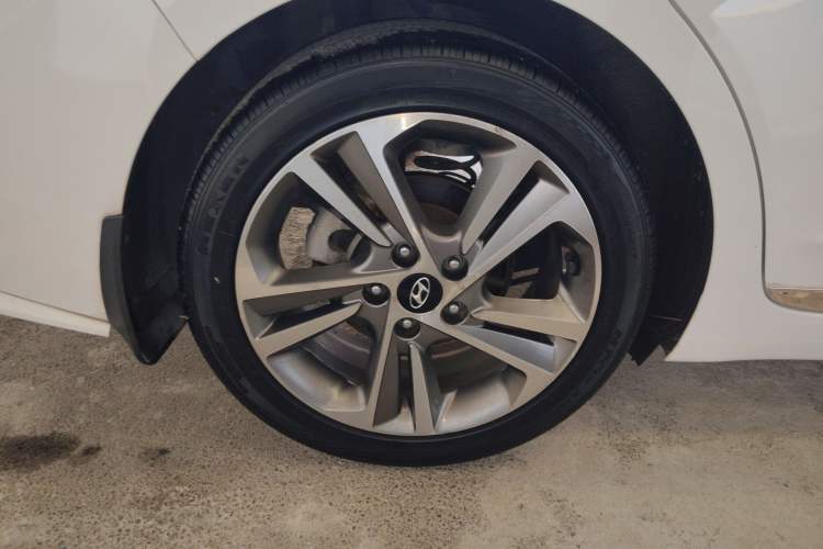 Used Hyundai Elantra (6th Generation / Lingdong) 2016 1.6L Automatic ZhiXuan – Elite Version Right Rear Wheel Hub