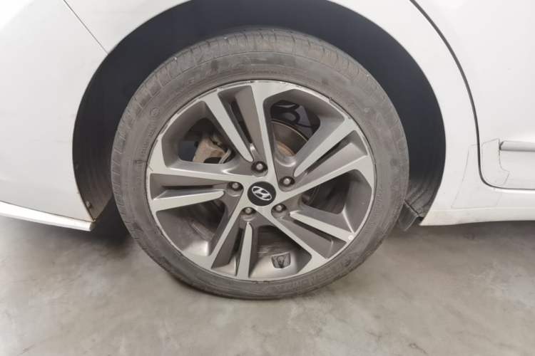 Used Hyundai Elantra (6th Generation / Lingdong) 2016 1.6L Automatic ZhiXuan – Elite Version Right Rear Wheel Hub