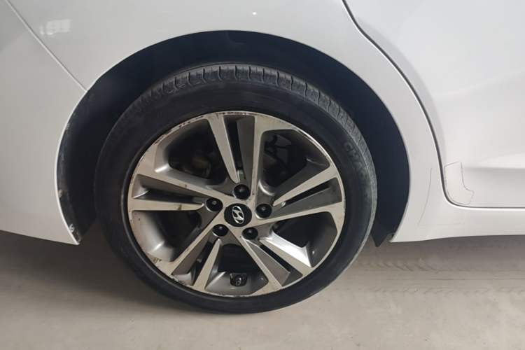 Used Hyundai Elantra (6th Generation / Lingdong) 2016 1.6L Automatic ZhiXuan – Elite Version Right Rear Wheel Hub