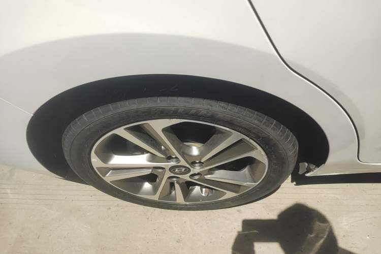 Used Hyundai Elantra (6th Generation / Lingdong) 2016 1.6L Automatic ZhiXuan – Elite Version Right Rear Wheel Hub