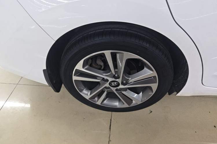 Used Hyundai Elantra (6th Generation / Lingdong) 2016 1.6L Automatic ZhiXuan – Elite Version Right Rear Wheel Hub