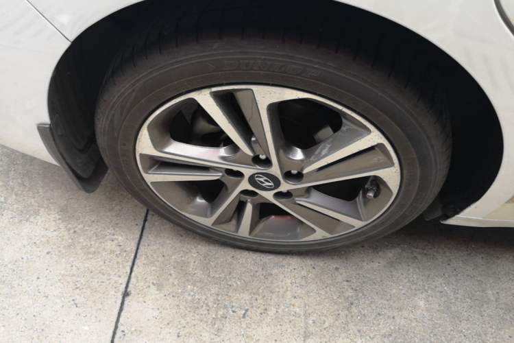 Used Hyundai Elantra (6th Generation / Lingdong) 2016 1.6L Automatic ZhiXuan – Elite Version Right Rear Wheel Hub