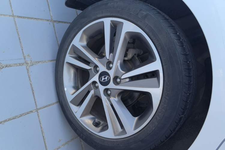 Used Hyundai Elantra (6th Generation / Lingdong) 2016 1.6L Automatic ZhiXuan – Elite Version Right Rear Wheel Hub