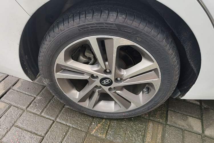 Used Hyundai Elantra (6th Generation / Lingdong) 2016 1.6L Automatic ZhiXuan – Elite Version Right Rear Wheel Hub
