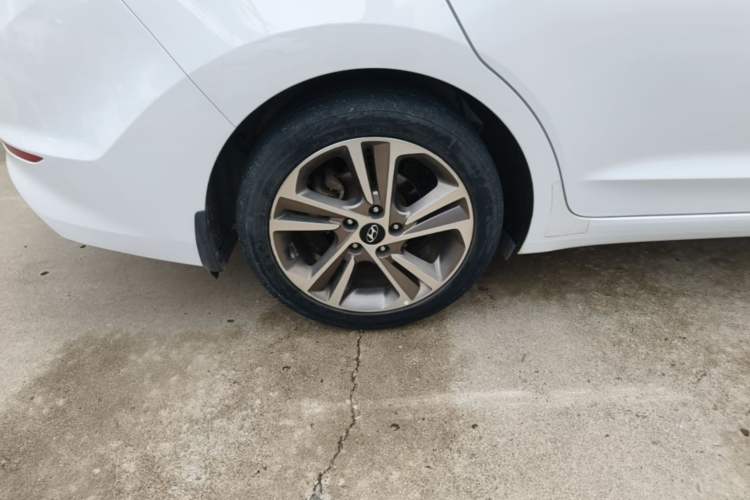 Used Hyundai Elantra (6th Generation / Lingdong) 2016 1.6L Automatic ZhiXuan – Elite Version Right Rear Wheel Hub
