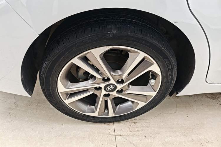 Used Hyundai Elantra (6th Generation / Lingdong) 2016 1.6L Automatic ZhiXuan – Elite Version Right Rear Wheel Hub