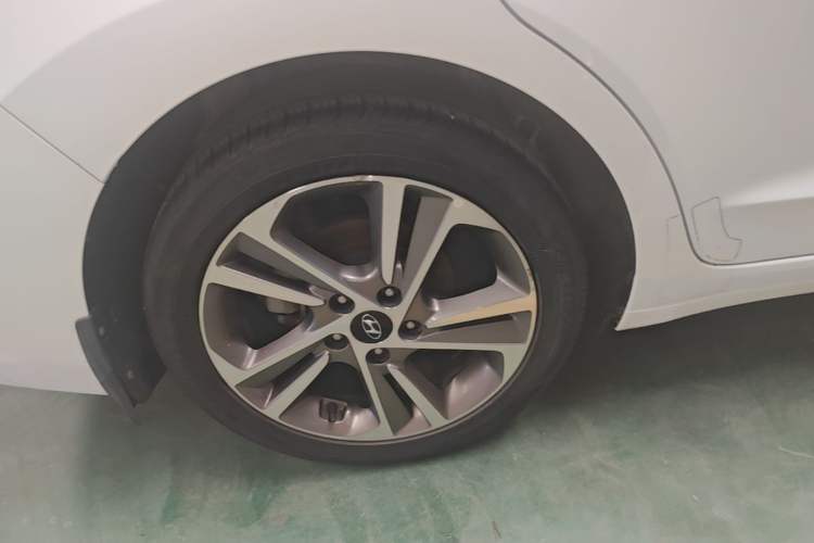Used Hyundai Elantra (6th Generation / Lingdong) 2016 1.6L Automatic ZhiXuan – Elite Version Right Rear Wheel Hub