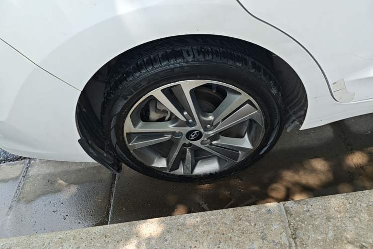 Used Hyundai Elantra (6th Generation / Lingdong) 2016 1.6L Automatic ZhiXuan – Elite Version Right Rear Wheel Hub