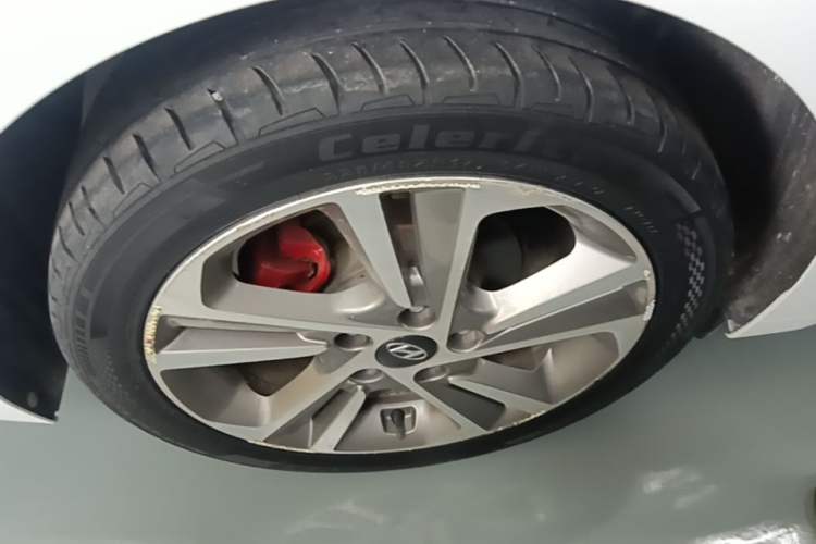 Used Hyundai Elantra (6th Generation / Lingdong) 2016 1.6L Automatic ZhiXuan – Elite Version Right Rear Wheel Hub