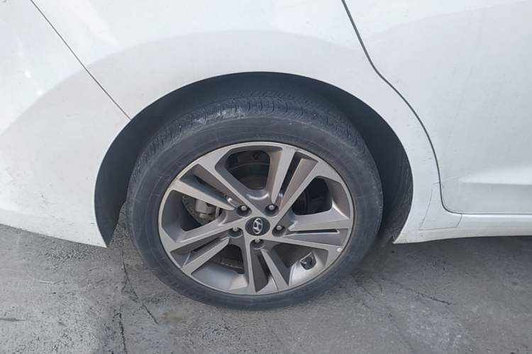 Used Hyundai Elantra (6th Generation / Lingdong) 2016 1.6L Automatic ZhiXuan – Elite Version Right Rear Wheel Hub