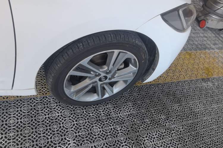 Used Hyundai Elantra (6th Generation / Lingdong) 2016 1.6L Automatic ZhiXuan – Elite Version Right Rear Wheel Hub