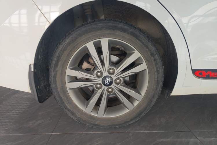 Used Hyundai Elantra (6th Generation / Lingdong) 2016 1.6L Manual ZhiXuan·Youth Edition Right Rear Wheel Hub