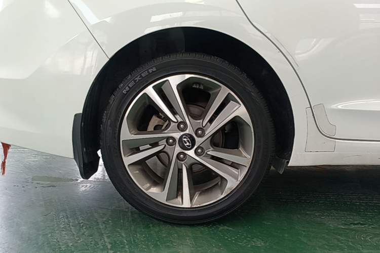 Used Hyundai Elantra (6th Generation / Lingdong) 2016 1.6L Automatic ZhiXuan – Elite Version Right Rear Wheel Hub