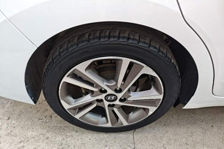 Used Hyundai Elantra (6th Generation / Lingdong) 2016 1.6L Automatic ZhiXuan – Elite Version Right Rear Wheel Hub
