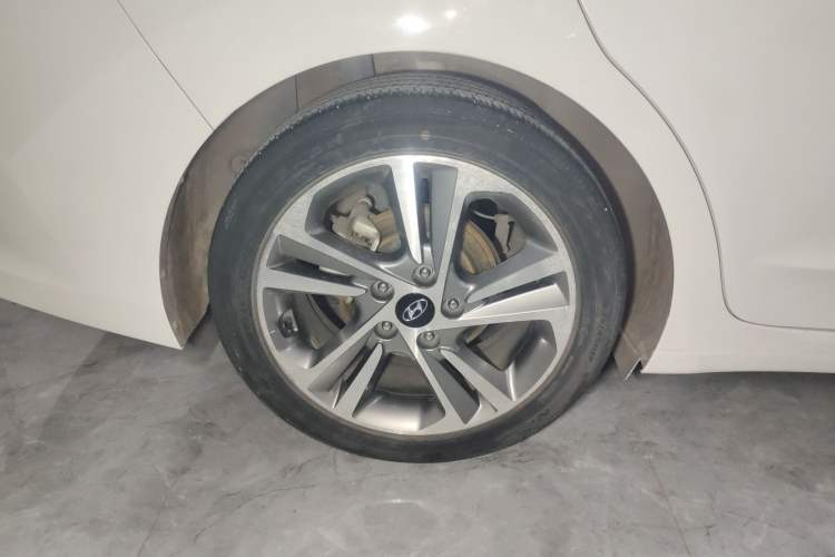 Used Hyundai Elantra (6th Generation / Lingdong) 2016 1.6L Automatic ZhiXuan – Elite Version Right Rear Wheel Hub