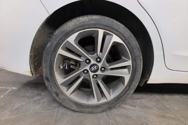 Used Hyundai Elantra (6th Generation / Lingdong) 2016 1.6L Automatic ZhiXuan – Elite Version Exterior 5