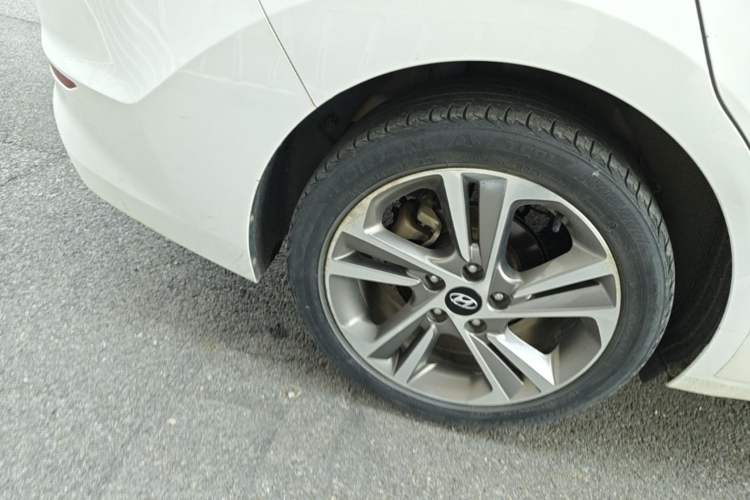 Used Hyundai Elantra (6th Generation / Lingdong) 2016 1.6L Automatic ZhiXuan – Elite Version Right Rear Wheel Hub