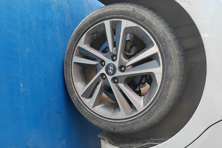 Used Hyundai Elantra (6th Generation / Lingdong) 2016 1.6L Automatic ZhiXuan – Elite Version Right Rear Wheel Hub