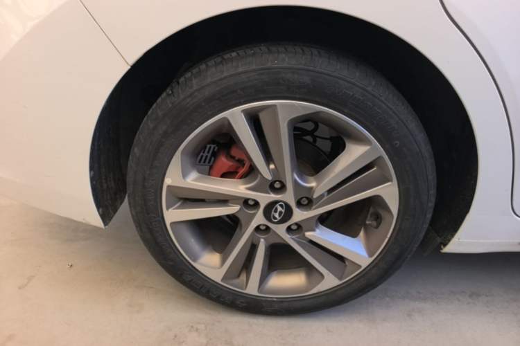 Used Hyundai Elantra (6th Generation / Lingdong) 2016 1.6L Automatic ZhiXuan – Elite Version Right Rear Wheel Hub