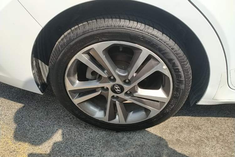 Used Hyundai Elantra (6th Generation / Lingdong) 2016 1.6L Automatic ZhiXuan – Elite Version Right Rear Wheel Hub