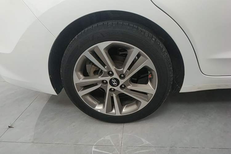 Used Hyundai Elantra (6th Generation / Lingdong) 2016 1.6L Automatic ZhiXuan – Elite Version Right Rear Wheel Hub