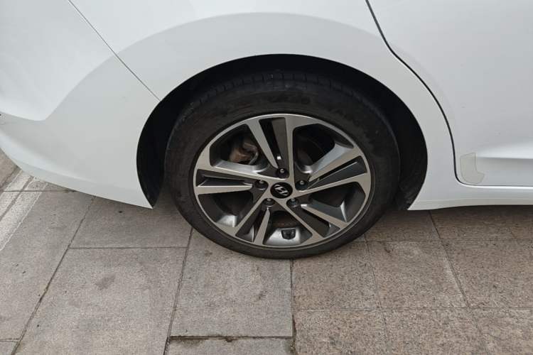 Used Hyundai Elantra (6th Generation / Lingdong) 2016 1.6L Automatic ZhiXuan – Elite Version Right Rear Wheel Hub