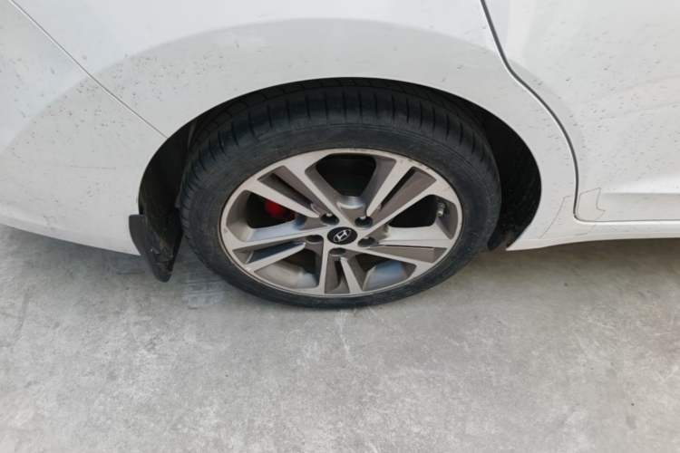 Used Hyundai Elantra (6th Generation / Lingdong) 2016 1.6L Automatic ZhiXuan – Elite Version Right Rear Wheel Hub