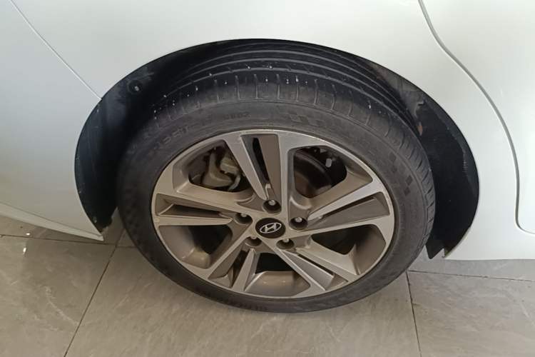 Used Hyundai Elantra (6th Generation / Lingdong) 2016 1.6L Automatic ZhiXuan – Elite Version Right Rear Wheel Hub