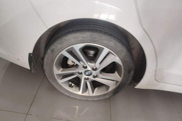 Used Hyundai Elantra (6th Generation / Lingdong) 2016 1.6L Automatic ZhiXuan – Elite Version Right Rear Wheel Hub