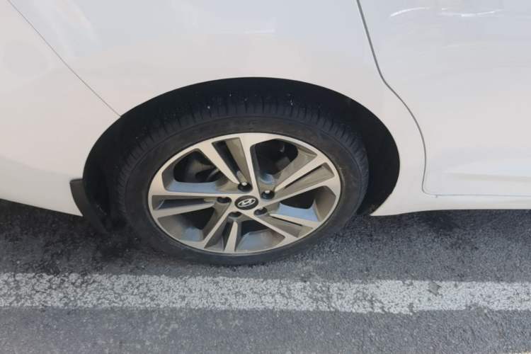 Used Hyundai Elantra (6th Generation / Lingdong) 2016 1.6L Automatic ZhiXuan – Elite Version Right Rear Wheel Hub