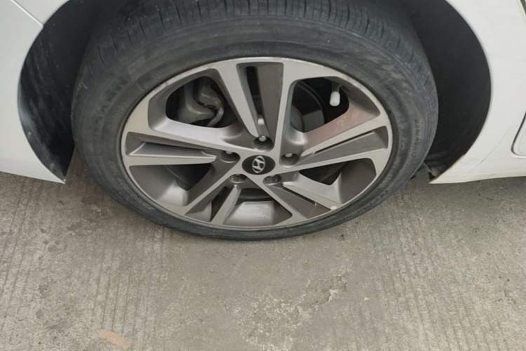 Used Hyundai Elantra (6th Generation / Lingdong) 2016 1.6L Automatic ZhiXuan – Elite Version Right Rear Wheel Hub