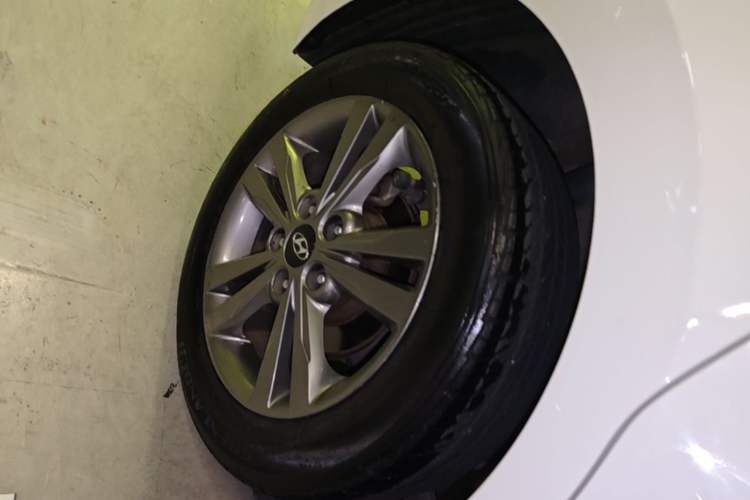 Used Hyundai Elantra (6th Generation / Lingdong) 2016 1.4T Dual-Clutch Xuan Dong · Dynamic Version Right Rear Wheel Hub