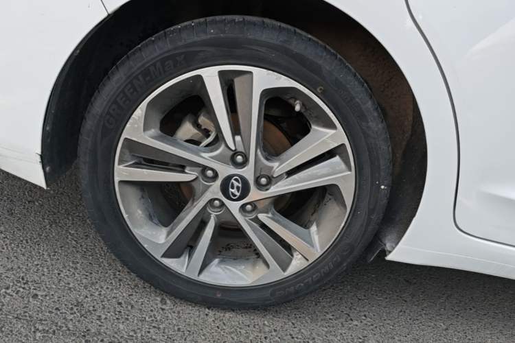 Used Hyundai Elantra (6th Generation / Lingdong) 2016 1.6L Automatic ZhiXuan · Luxury Version Right Rear Wheel Hub
