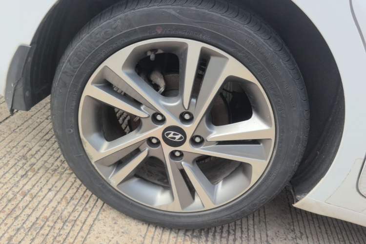 Used Hyundai Elantra (6th Generation / Lingdong) 2016 1.6L Automatic ZhiXuan – Elite Version Right Rear Wheel Hub