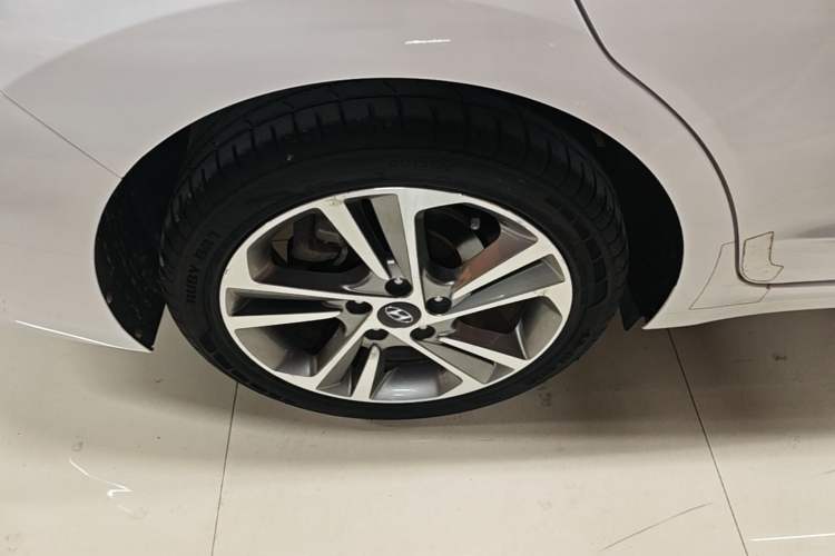 Used Hyundai Elantra (6th Generation / Lingdong) 2016 1.6L Automatic ZhiXuan – Elite Version Right Rear Wheel Hub
