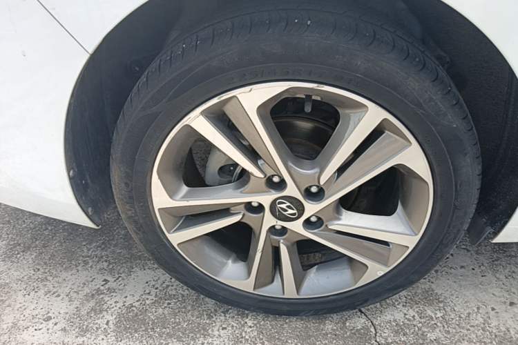 Used Hyundai Elantra (6th Generation / Lingdong) 2016 1.6L Automatic ZhiXuan – Elite Version Right Rear Wheel Hub
