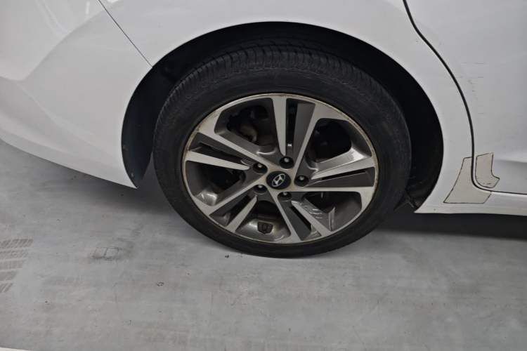 Used Hyundai Elantra (6th Generation / Lingdong) 2016 1.6L Automatic ZhiXuan – Elite Version Right Rear Wheel Hub