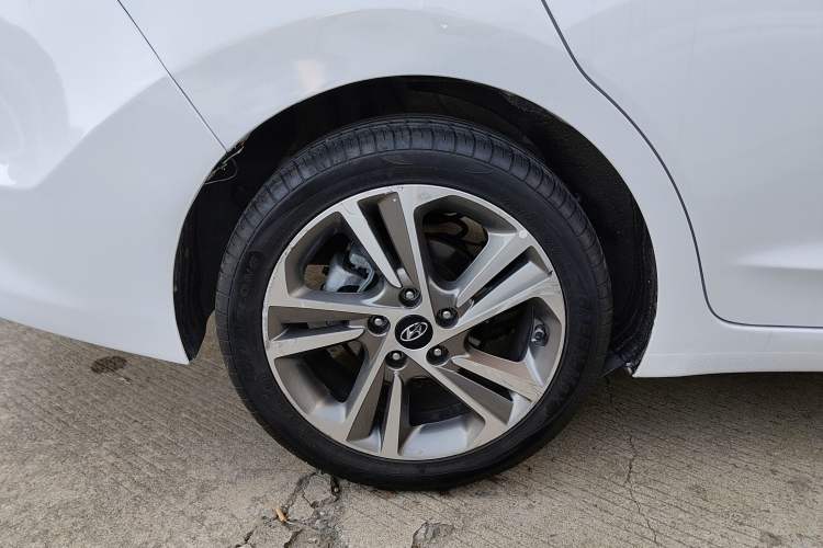 Used Hyundai Elantra (6th Generation / Lingdong) 2016 1.6L Automatic ZhiXuan – Elite Version Right Rear Wheel Hub